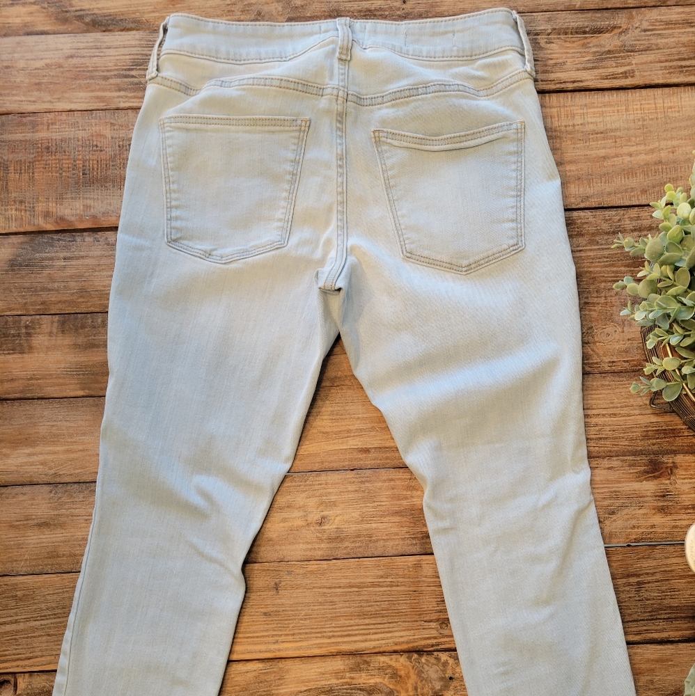 Universal Thread Jeans - Picture 2 of 4